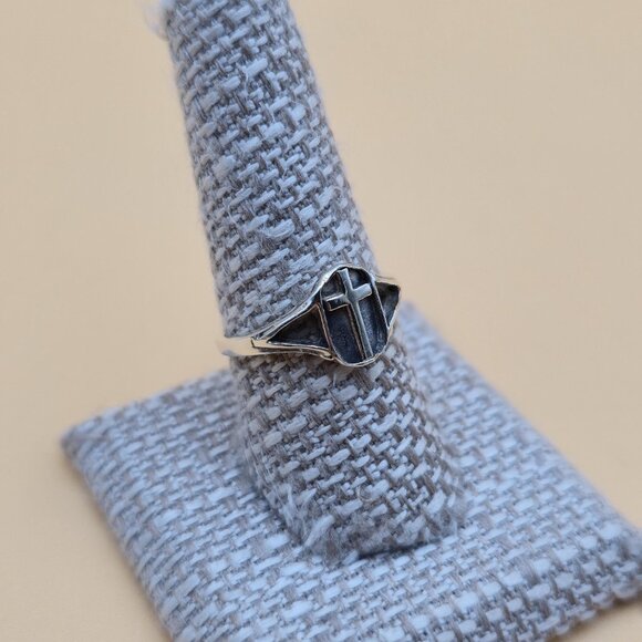 Size 8.5 Sterling Silver Rustic Style Cross Religious Band Ring A5428 - Picture 2 of 8